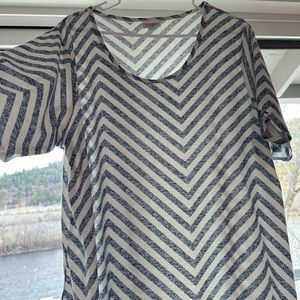 LULAROE Morgan tee